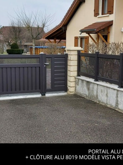 Portail ALU 8019 Modèle Benoni + Clôture Alu 8019 Modèle Vista Perforé Trous Carrés